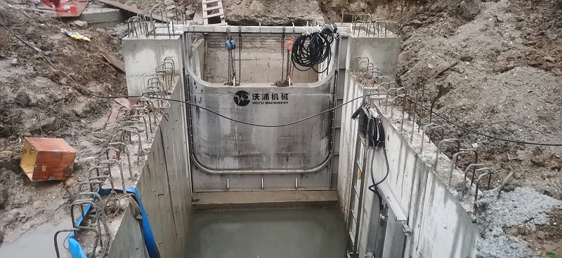 液压下开式堰门